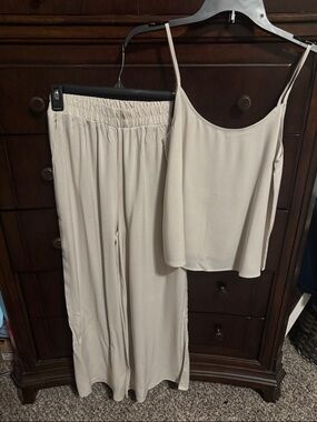 NWOT Zenana Cream Wide-Leg Pant waist 13” Inseam 26”,Cami Pit2Pit 16” length 21”